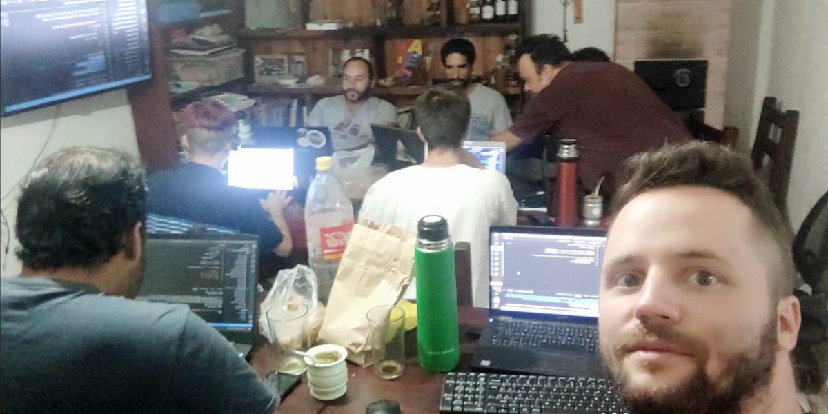 Clase 2 con TV y Chromecast como pizarrón